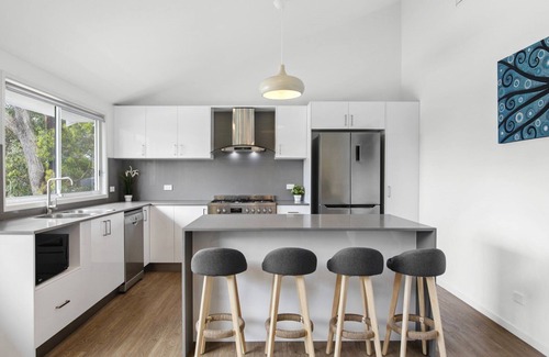 Copacabana House | NEW WITH A VIEW | Accom Holidays