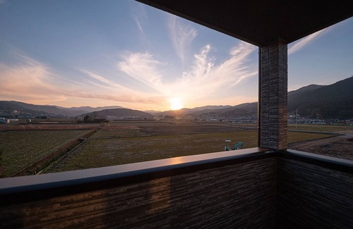 Yufuin Onsen House | New Yojo no bi Backside of Yufuin Station/Yufu Ōita