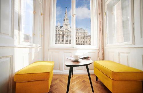 Erzsebetvaros Apartment | New York Palace View Apartment