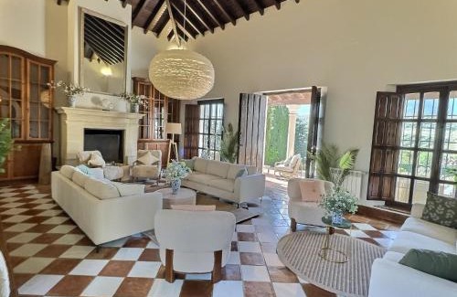 Antequera Villa | New! Your ultimate luxury finca with 11BR, Pool, Jacuzzi, Gym and Sauna just 30 minutes from Malaga!