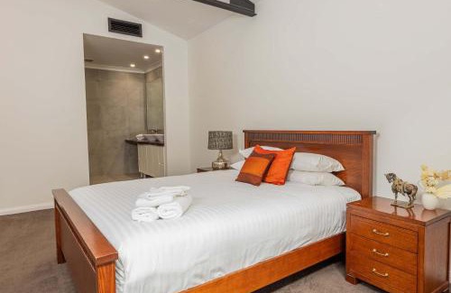 Newcastle West House | Newcastle Penthouse - Sleeps 10