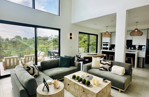 Estate Chocolate Hole and Great Cruz Bay House | NEWEST House on St John! Gorgeous! Secluded Pool, 6 min from ferry, Sleeps 12
