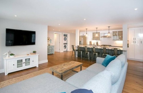 Yachting Village House | Newly built 5 star house in the heart of Newport's Yachting Village