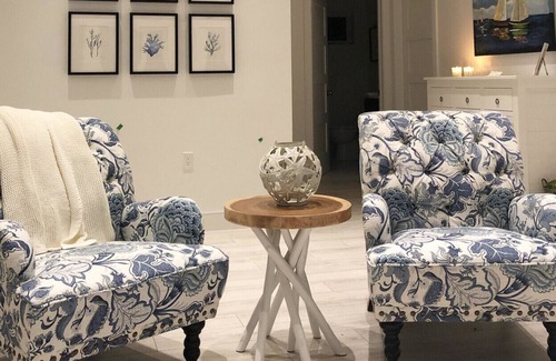 Fox Point House | Newly Built! Beach Front/Ocean Front Executive Cottage near Hubbards