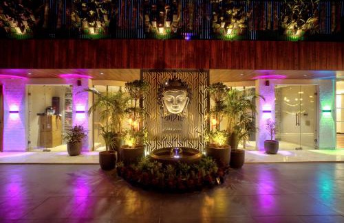 Paharganj Hotel | Newly Built Gold The Royal With Rooftop Restaurant - 2Mins Walk From New Delhi Rail Station & 5Mins from Connaught Place