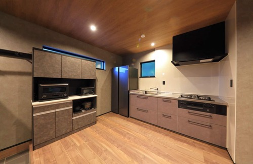 Fujikawaguchiko House | Newly built in July 2025 Contrast of forest and light Premium stay Bonfire BBQ 14 people /Minamitsurugun Yamanashi