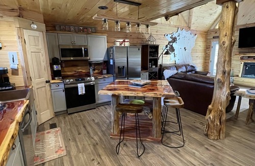 Cuba Cabin | Newly built LOG Cabin-Float, Golf, Hike, Hunt, Fish, visit a winery.Relax!