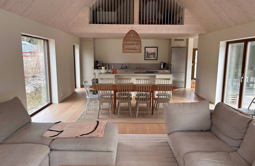 Tofta House | Newly built spacious designer home. 150 meters from Tofta Beach. 5-10 people.
