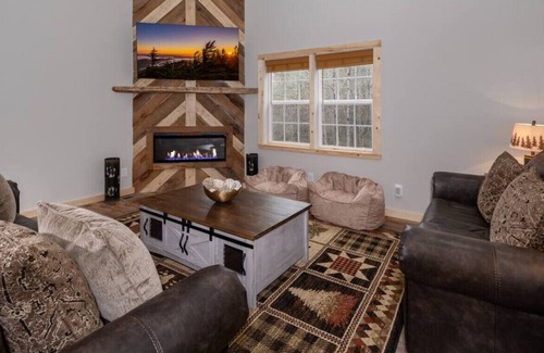 Deep Gap House | Newly Constructed Spacious, Private Mountain Home!