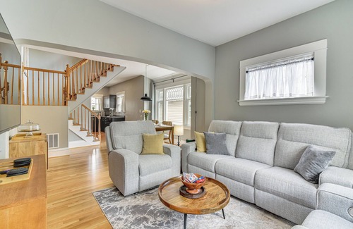 Alberta House | Newly Furnished Alberta Arts Home: Extended Stays!