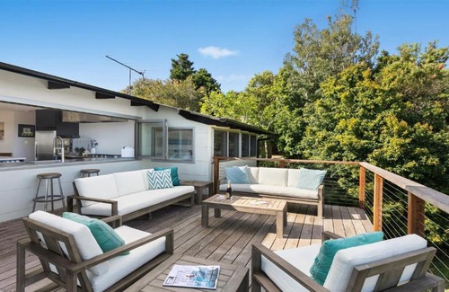 Killcare Heights House | Newly Furnished, With Ocean Views