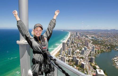 Southport House | Newly Furnished Spacious 3BR Townhouse at GC