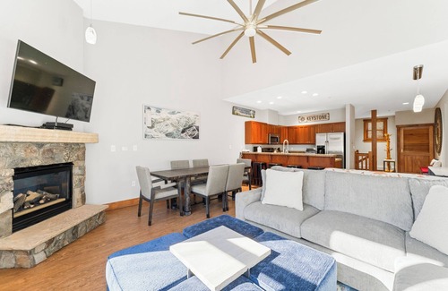 Keystone House | **Newly Listed** 3B/3BA Townhome Near River Run Village, With Slope View!