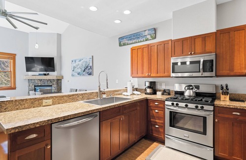Keystone House | **Newly Listed** 3B/3BA Townhome Near River Run Village, With Slope View!