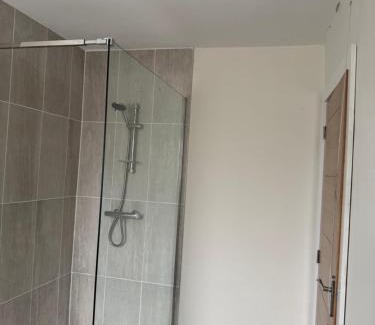 Newton-le-Willows Apartment | Newly Refurbished, Cosy Flat Minimum 2 nights