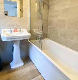 Worksop Apartment | Newly Refurbished 2-Bed with Patio, Netflix & Wi-Fi