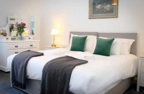 Worksop Apartment | Newly Refurbished 2-Bed with Patio, Netflix & Wi-Fi