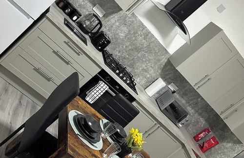 Oldham House | Newly Refurbished 2Bed In Oldham