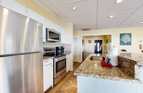 Folly Beach House | Newly Remodeled Oceanfront 'Folly Drifter' w/Beach Access & Private Deck