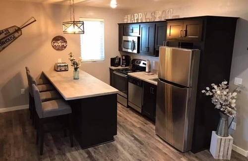 Algoma Hotel | Newly Remodeled studio in 2021, 5 miles to Door Cty., beautiful deck & yard