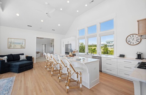 South Beach House | Newly renovated! Views, VIEWS, VIEWS of the Atlantic will mesmerize you from Ocean's 11!