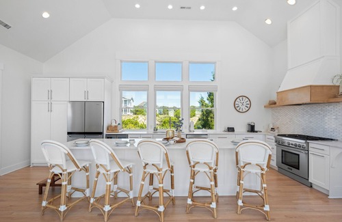 South Beach House | Newly renovated! Views, VIEWS, VIEWS of the Atlantic will mesmerize you from Ocean's 11!
