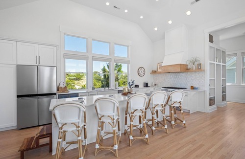 South Beach House | Newly renovated! Views, VIEWS, VIEWS of the Atlantic will mesmerize you from Ocean's 11!
