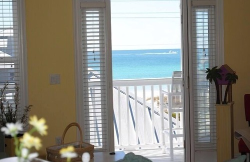 Lullwater Beach Cottage | Newly renovated cottage! Hear the ocean waves and gulf views from your deck!