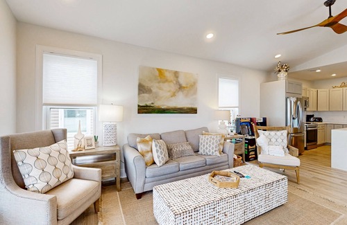 East End House | Newly renovated gulf front home. Dog friendly, multiple decks, boardwalk 2 beach