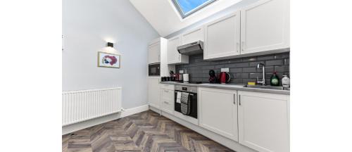 Havering Apartment | Newly Renovated 1BD Flat Perfect for Travellers