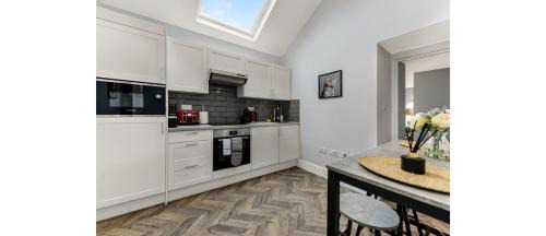 Havering Apartment | Newly Renovated 1BD Flat Perfect for Travellers