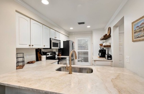 Sandestin House | Newly renovated, 2 bedroom, sleeps 8, easy walk to beach, pool, restaurants