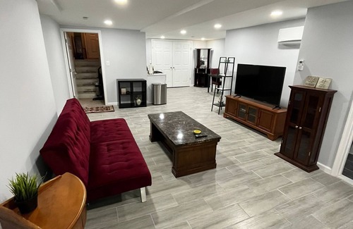 Eastwick Apartment | Newly Renovated 2 Bedroom Gf Apt near PHL Airport - 2710 Dothan