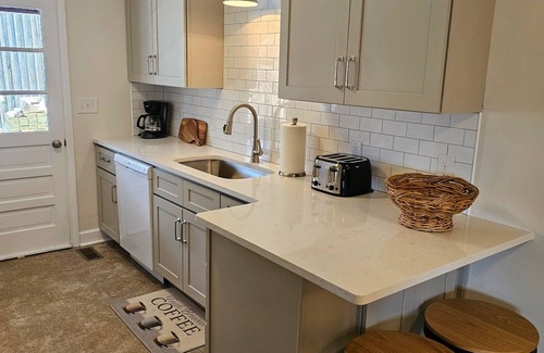 Marion House | Newly renovated 3 beds, 2 baths in Marion. Great space for the whole family!