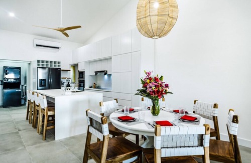 Rio Seco Apartment | Newly Renovated, Beachfront, 3 bed Condo on Exclusive Langosta Beach!