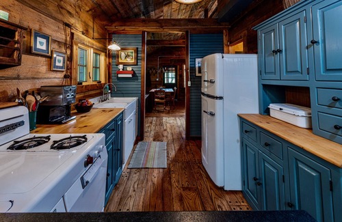 East Chatham Cabin | Newly Renovated Cabin in the Country