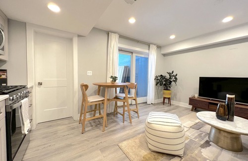 Downtown Jersey City House | Newly renovated condo, minutes to NYC!