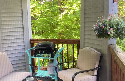 Wilmington Condo | Newly Renovated Condo on Haystack Golf Course, and 15 min. from Mt. Snow
