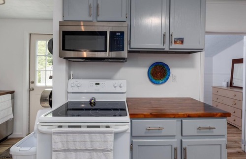 Town Bank House | Newly Renovated Cottage Just Blocks to the Delaware Bay!!