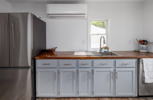 Town Bank House | Newly Renovated Cottage Just Blocks to the Delaware Bay!!