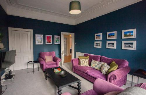 Glasgow Westend Apartment | Newly Renovated Flat in Trendy Finnieston