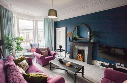 Glasgow Westend Apartment | Newly Renovated Flat in Trendy Finnieston