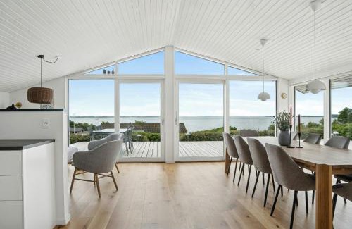 Ronde House | Newly Renovated Holiday Home With Aarhus Bay Views