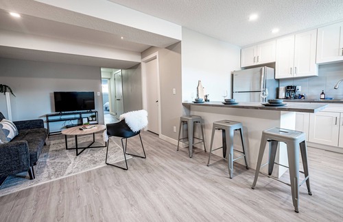 Radisson Heights - Albert Park House | Newly Renovated Inner City 2BR Suite Minutes to DT