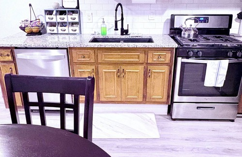 Snellville Apartment | Newly Renovated Peaceful & Cozy Snellville 2-Bed: 45 Min to Atlanta, Family Fun