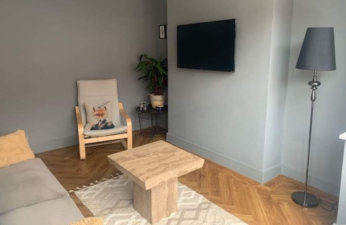 Wigan House | Newly renovated terrace in sought after area: Hospital, town, DW stadium