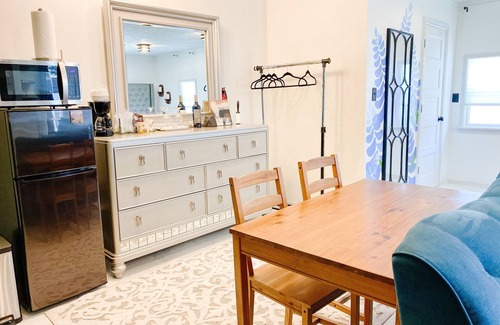 Pearland House | Newly Renovated Texas Style Studio