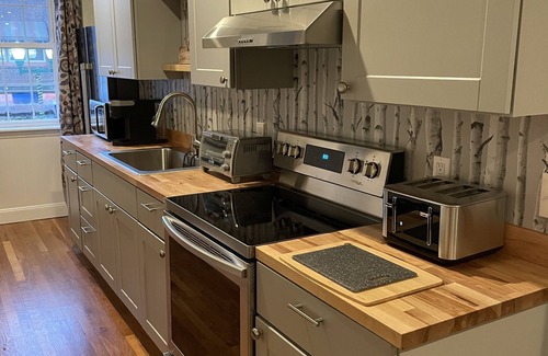 Ellsworth Apartment | Newly renovated1 Bedroom 1 Bath in the Heart of Downtown Ellsworth.