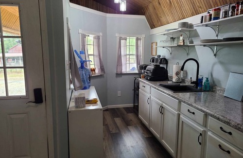 Minford Cottage | Newly transformed farm cottage off the beaten path!