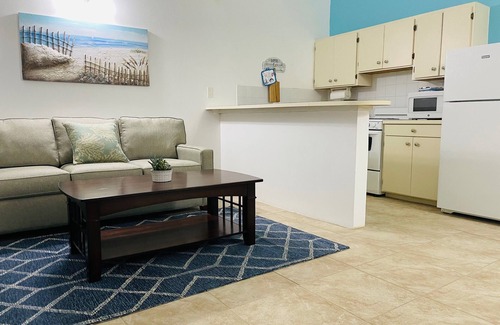 Sion Farm Apartment | Newly updated Deluxe King Bed and memory foam mattress!